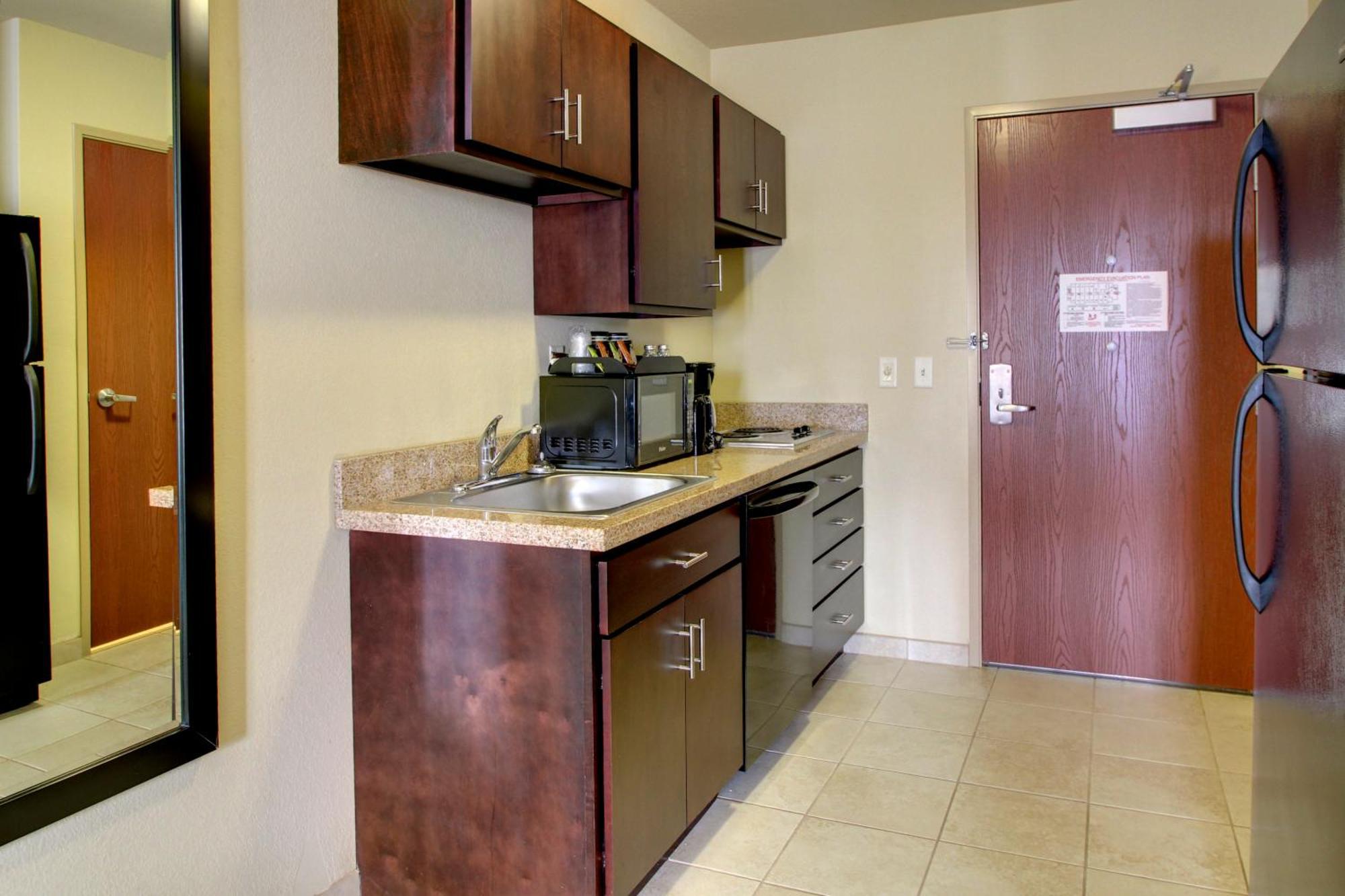 Cobblestone Hotel & Suites - Beulah Phòng bức ảnh